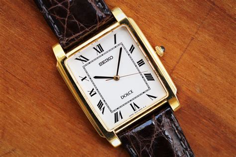 Rare Seiko Dolce Tank Onyx Crown (1982) .